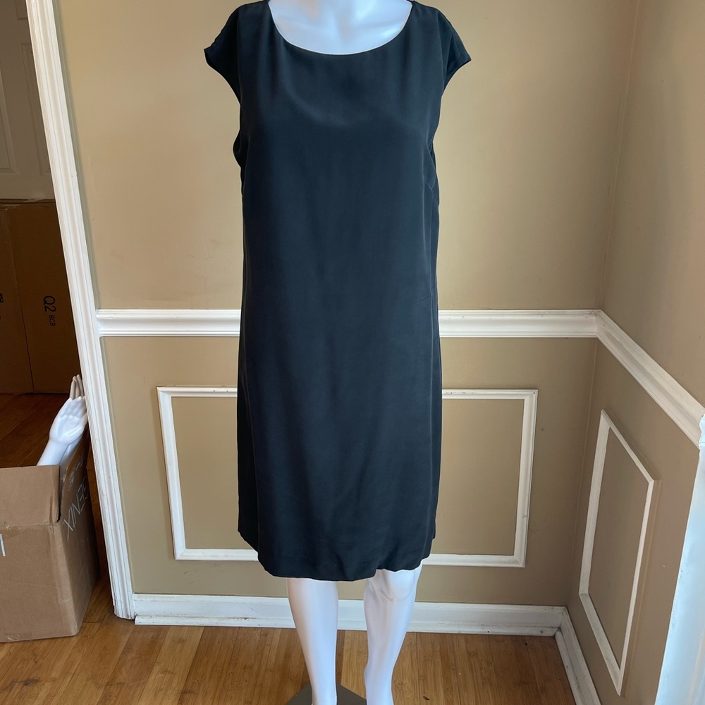 Cynthia Rowley Perfect Little Black Dress 100% Silk size 8